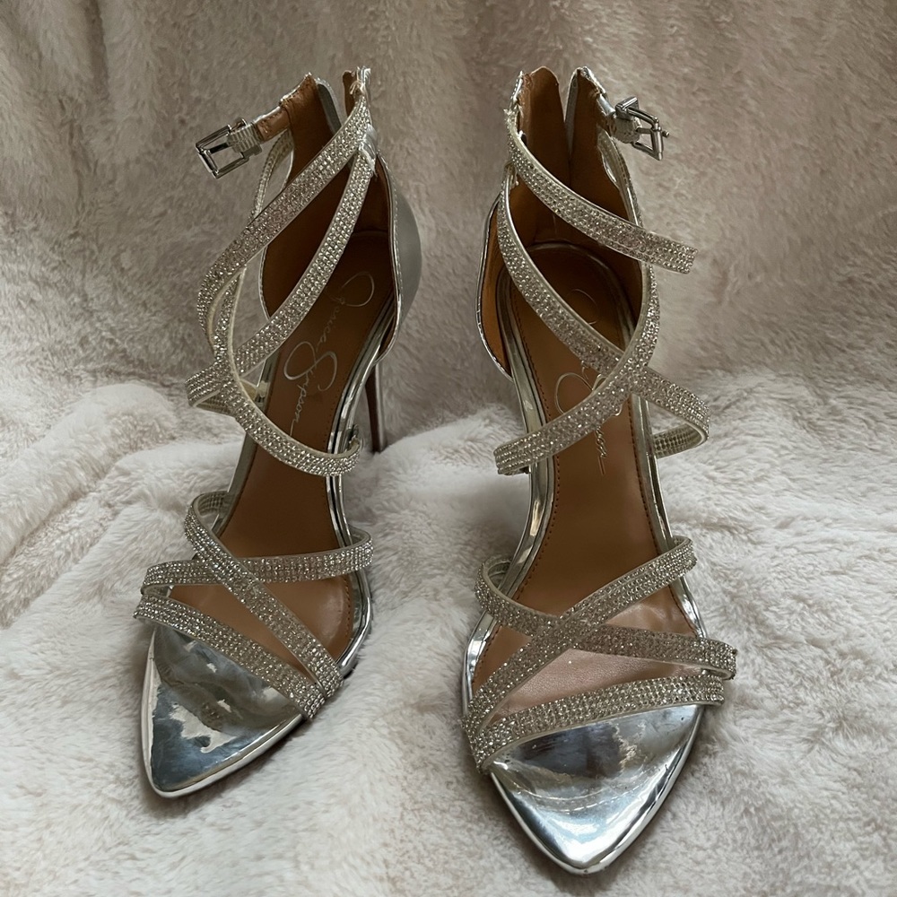 BEAUTIFUL SPARKLING HIGH HEELS